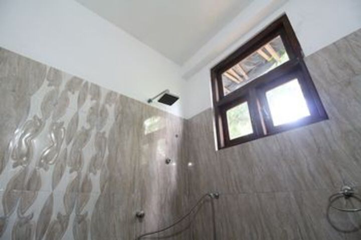 Room 5 of 28