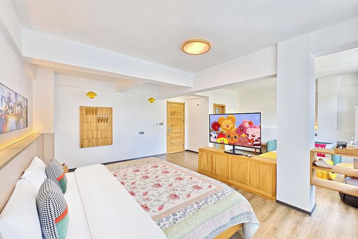 Room 7 of 69