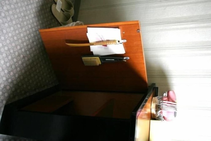 Room 8 of 22