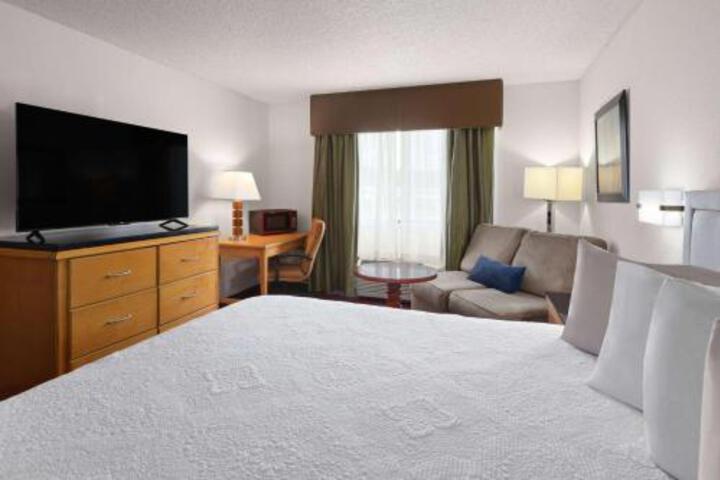 Room 17 of 46