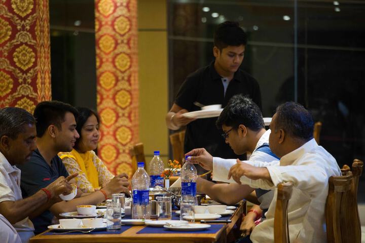 Dining 21 of 38