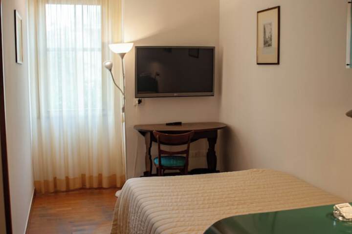Room 11 of 29