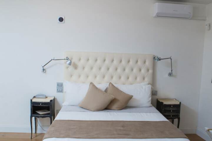 Room 25 of 170