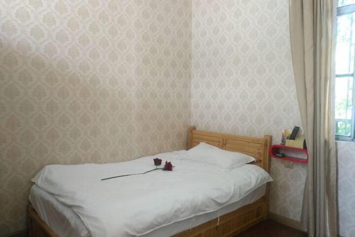 Room 70 of 75