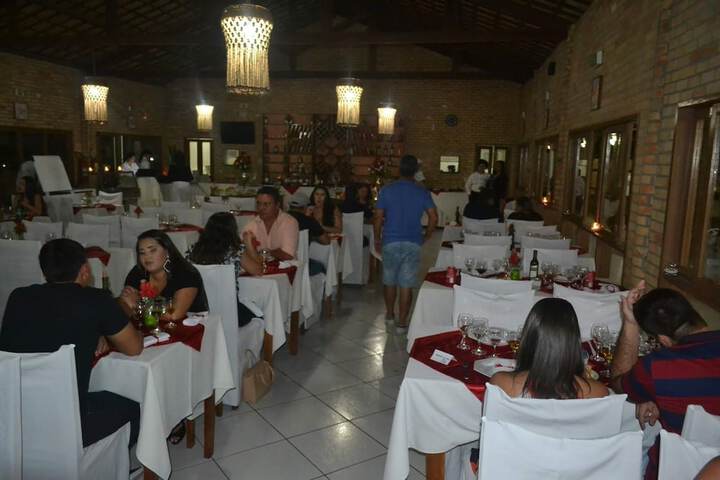 Dining 54 of 82
