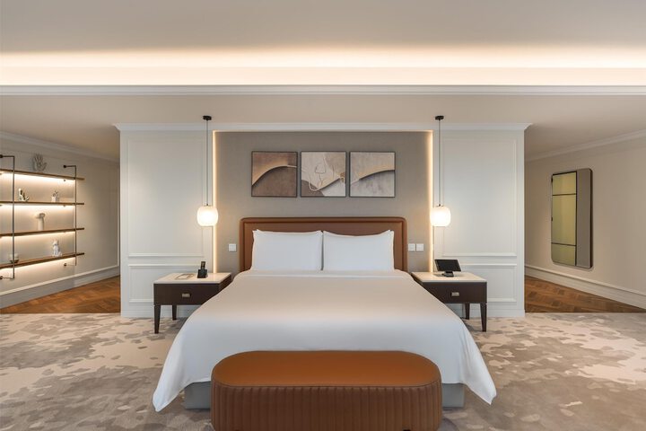 Room 47 of 198