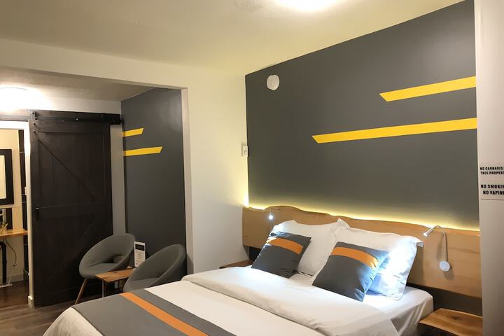 Room 25 of 68