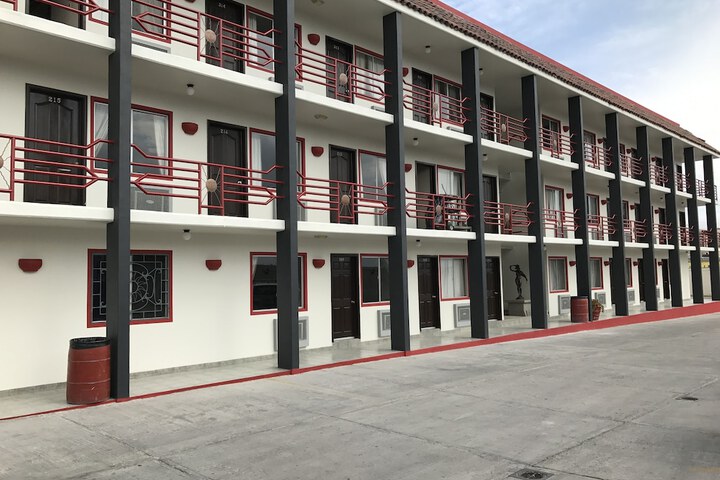 Room 4 of 10
