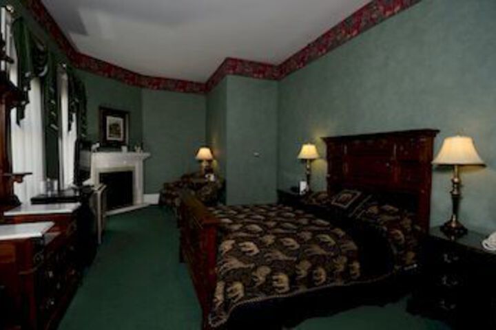 Room 5 of 15