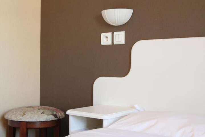 Room 17 of 44
