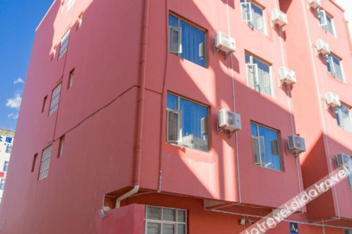 Hotel 6 of 12