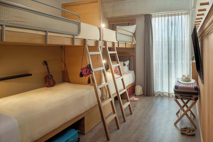 Room 17 of 110