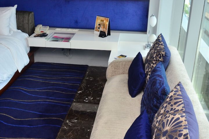 Room 27 of 73