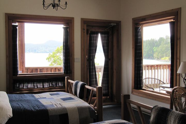 Room 3 of 25