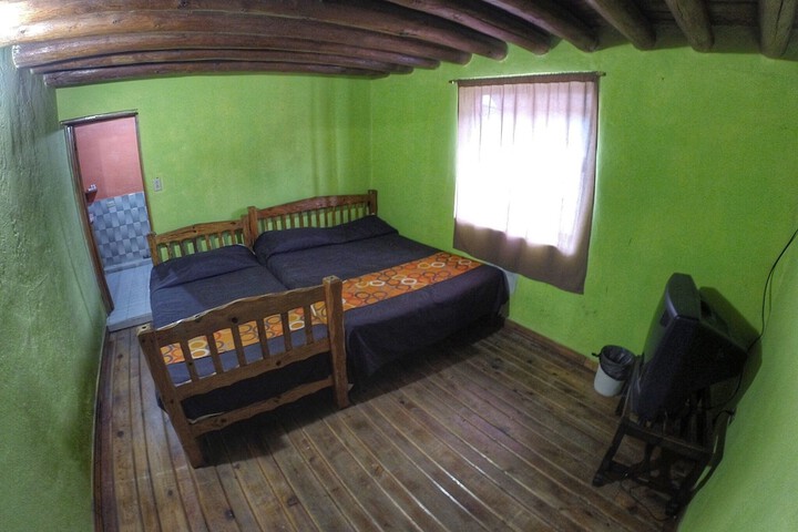 Room 6 of 10