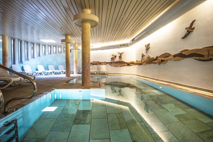 Hotel Pool