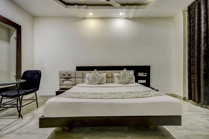 Room 14 of 28