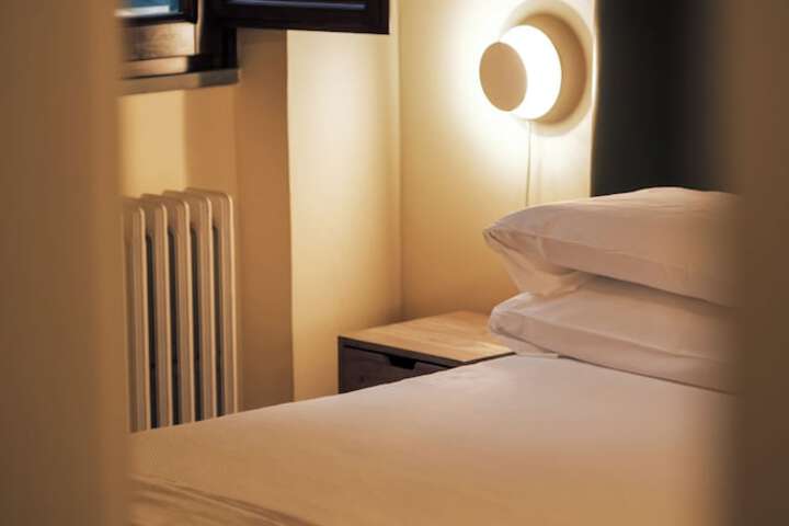 Room 42 of 122