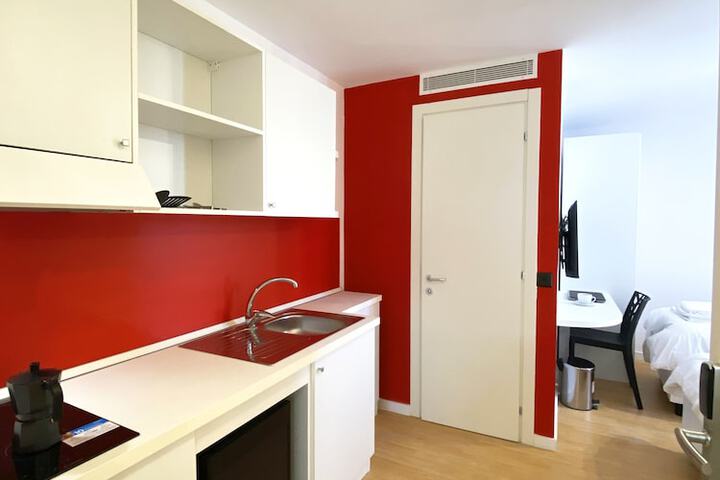 Room 9 of 34