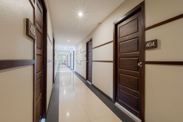 Ballroom/Hall 20 of 25