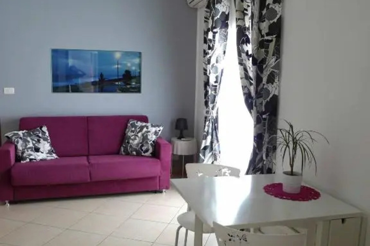 Room 4 of 11