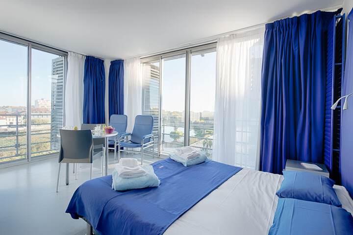 Room 3 of 41
