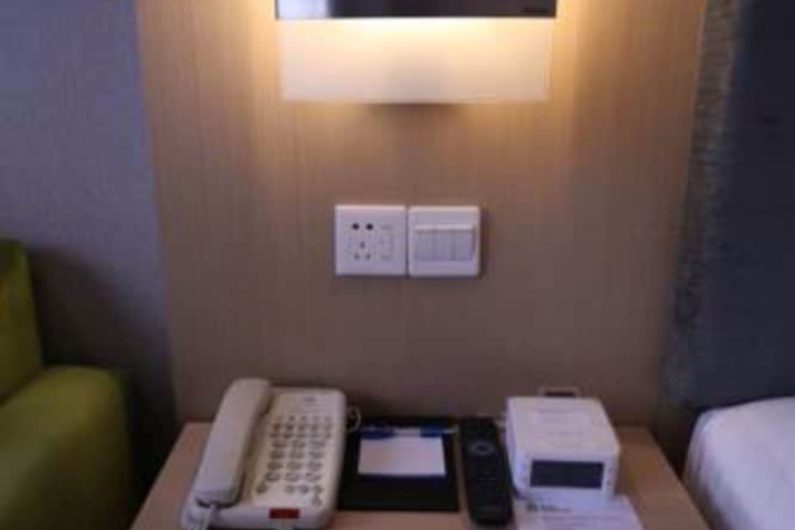 Room 6 of 64
