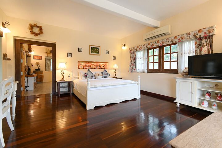 Room 37 of 157