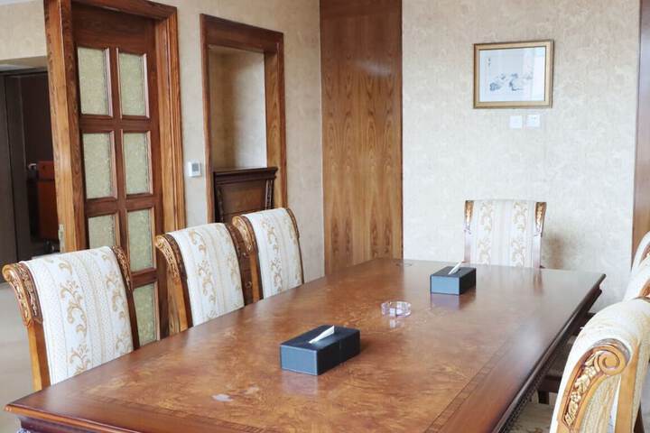 Room 40 of 85