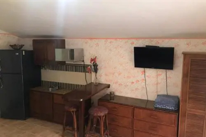 Room 5 of 11