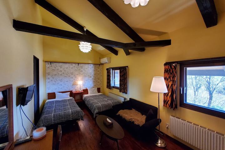 Room 14 of 110