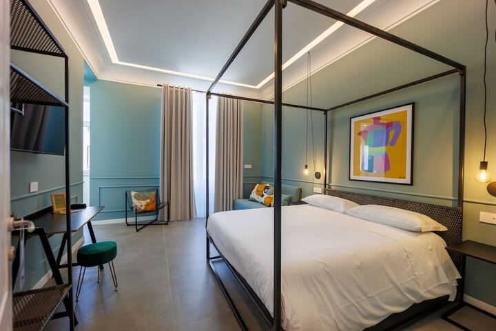 Room 14 of 22