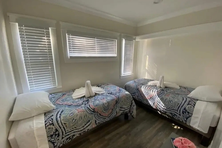 Room 4 of 14