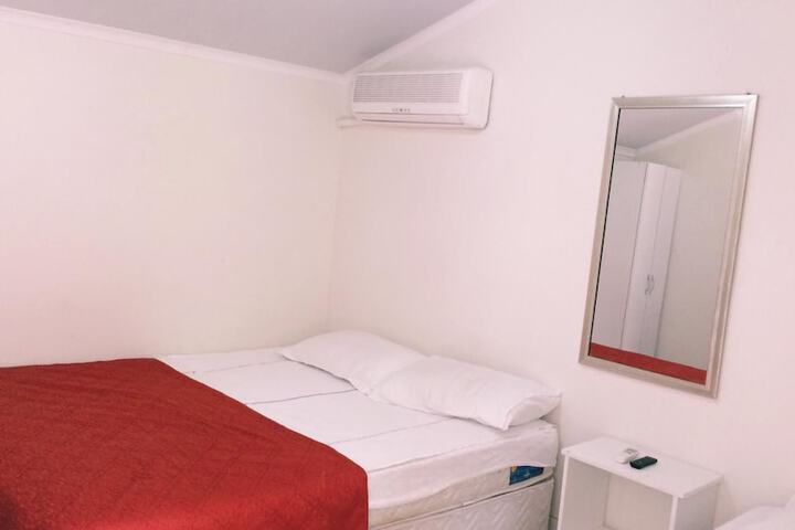Room 13 of 21