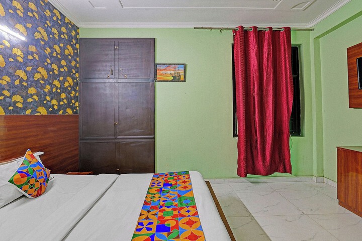 Room 17 of 18