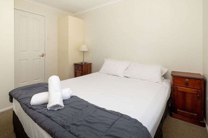 Room 25 of 102