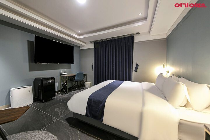 Room 34 of 96