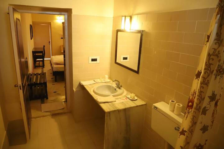 Room 15 of 35