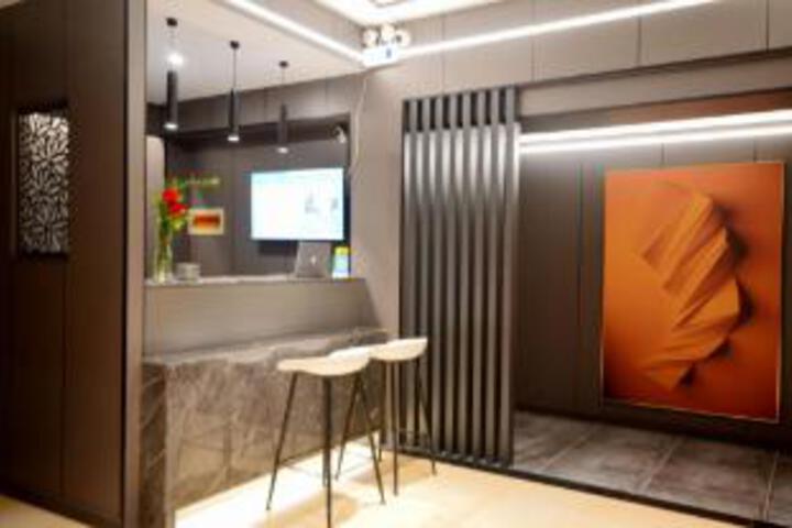 Jisu Selected Hotel (Lvliang Zhongyang Fengcheng Street Branch)