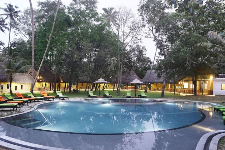Pool Hotel