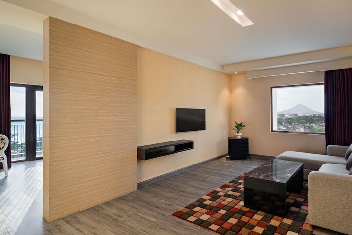 Room 4 of 27