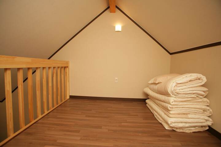 Room 7 of 40