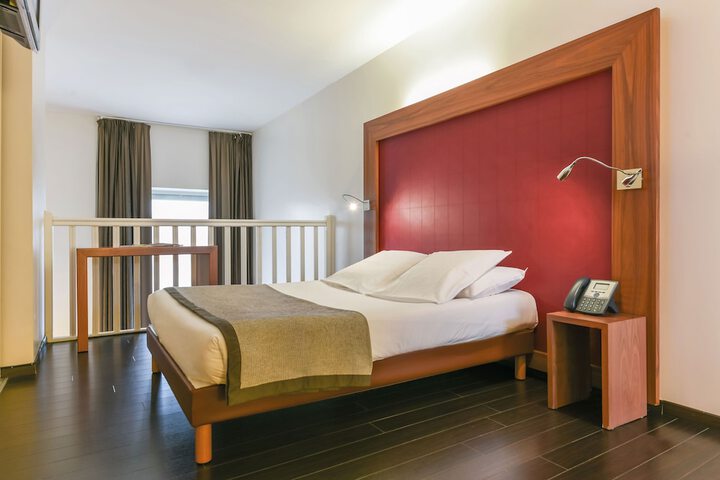 Room 7 of 39