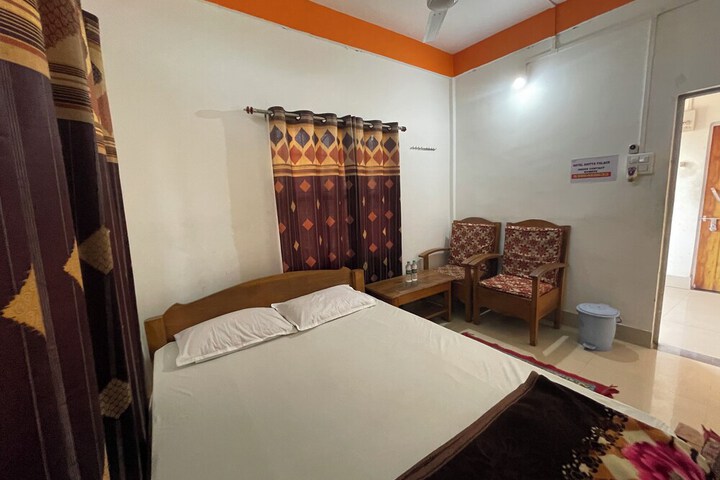 Room 12 of 21