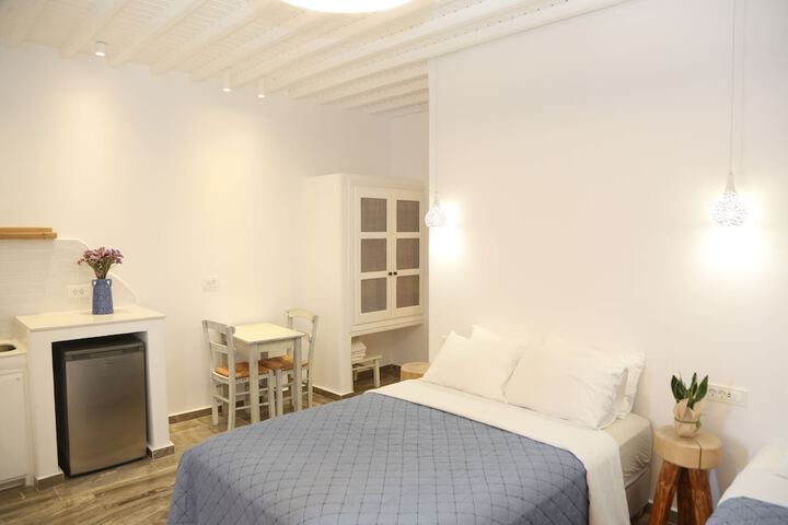 Room 43 of 187