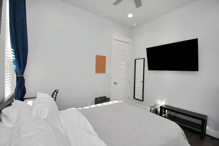 Room 10 of 34