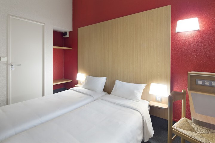 Room 10 of 43