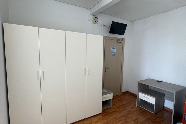 Room 16 of 22