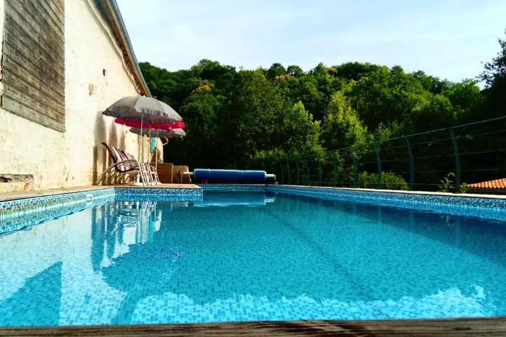 Pool 11 of 18