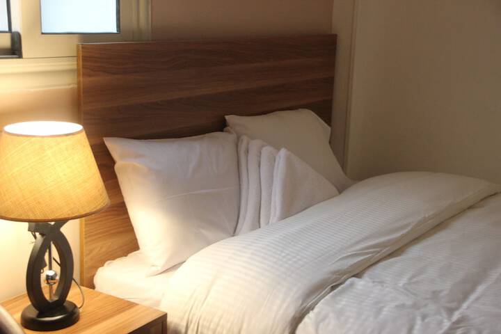Room 4 of 63